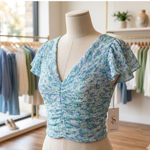 Astr Tops - NWT ASTR The Label Floral Crop Top Womens Small Blue Green Ruched Flutter Sleeve